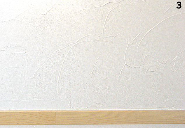自然素材である珪藻土の塗り壁は、その塗り跡が味わいになる。